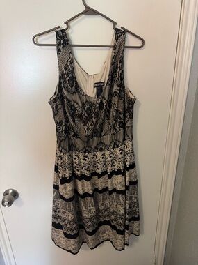 paper doll Black and Cream Lace-Pattern Midi Dress